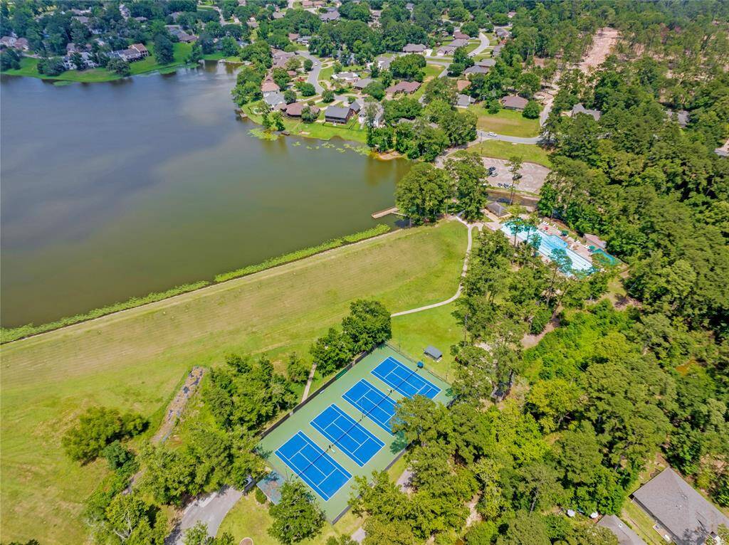Beautiful Tennis/Pickleball facilities.