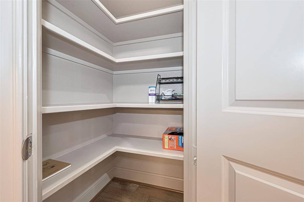 Walk-in Pantry