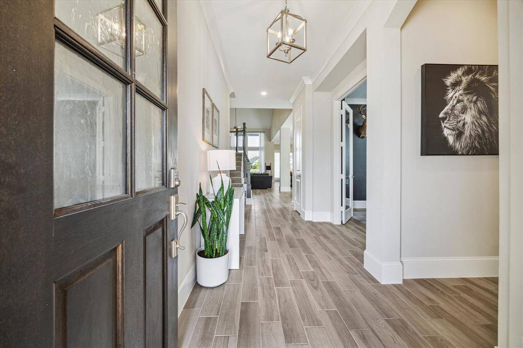 Front entry way.