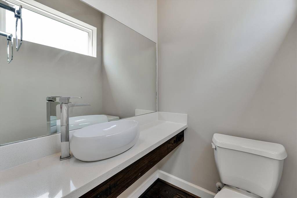 Power Room on the 2nd floor conveniently located by the living/Dining/Kitchen area