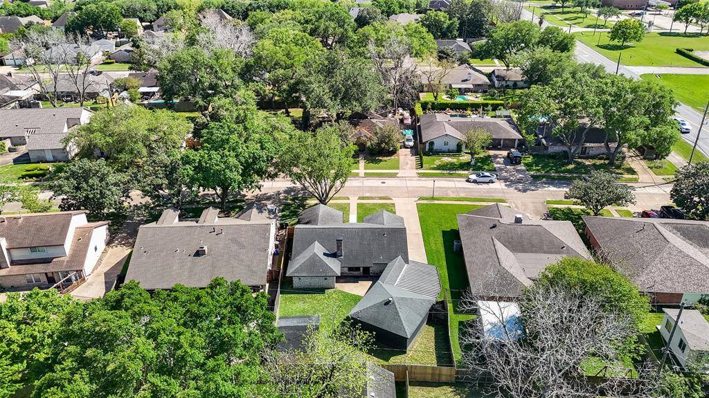 AERIAL VIEWS OF THE COMMUNITY.