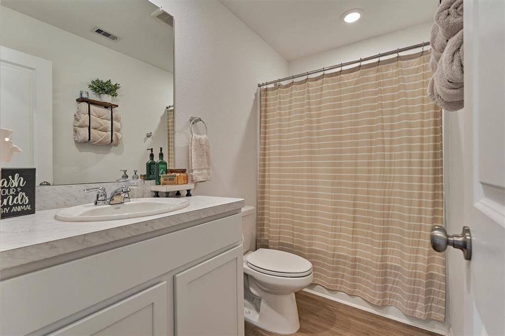 Secondary bathroom