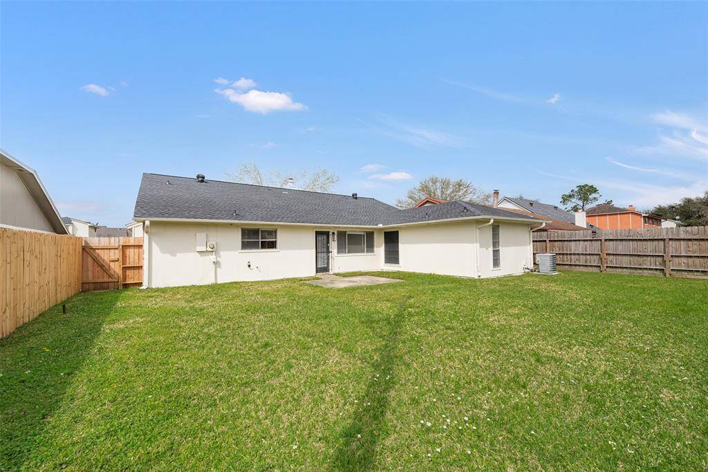 Huge backyard with newly installed fencing