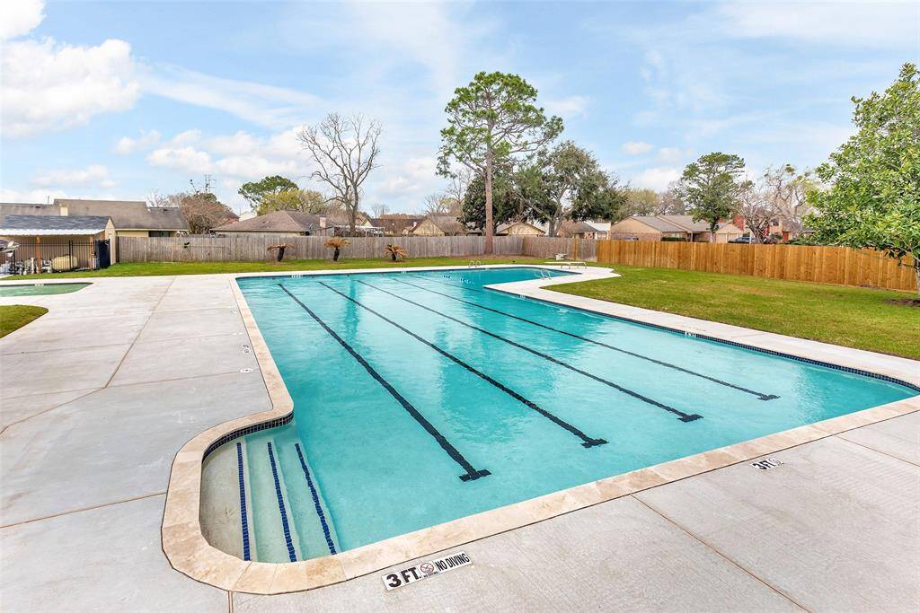 QR Community Pool
