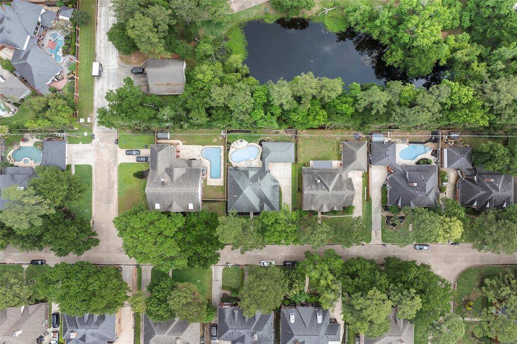 This birds eye views shows NO REAR Neighbors!  The owners state this home has had NO Flooding as well. Schedule your appointment to see this wonderful home nestled in the heart of Lakewood Forest, close to area shopping and dining!