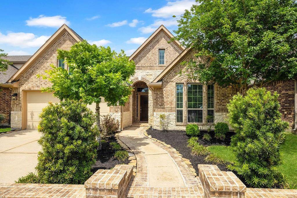 located on a quiet cul-de-sac street in Bridgeland’s most sought-after community, zoned to top-rated Wells Elementary.