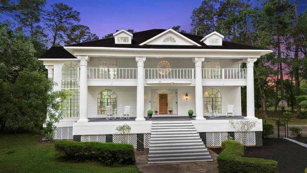 Welcome home to your beautiful estate sitting on 1.7 acres in Houston, TX.