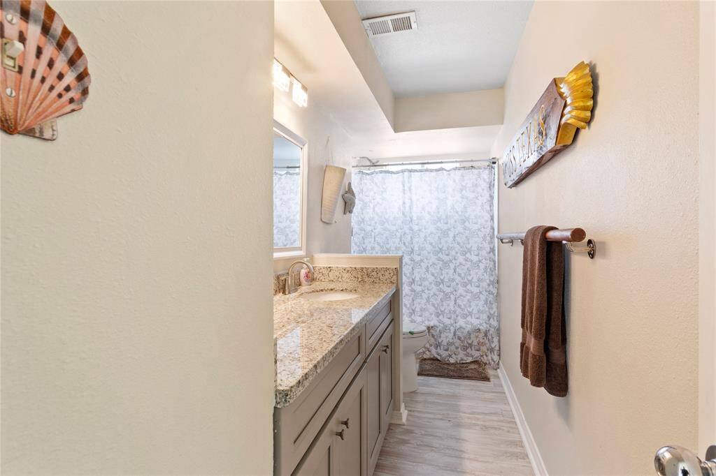Primary bedroom has King bed, ensuite and deck access for gulf views