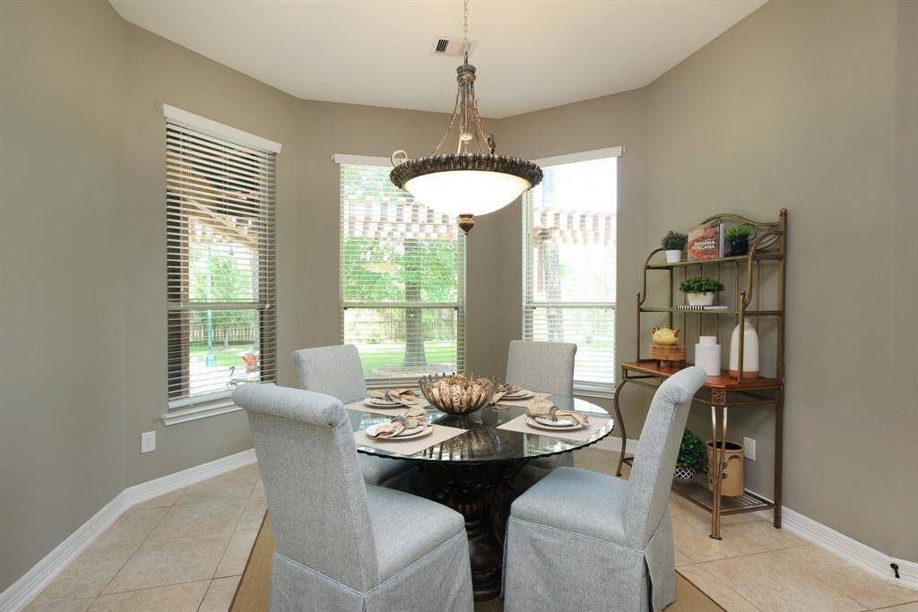 Spacious breakfast room with a view