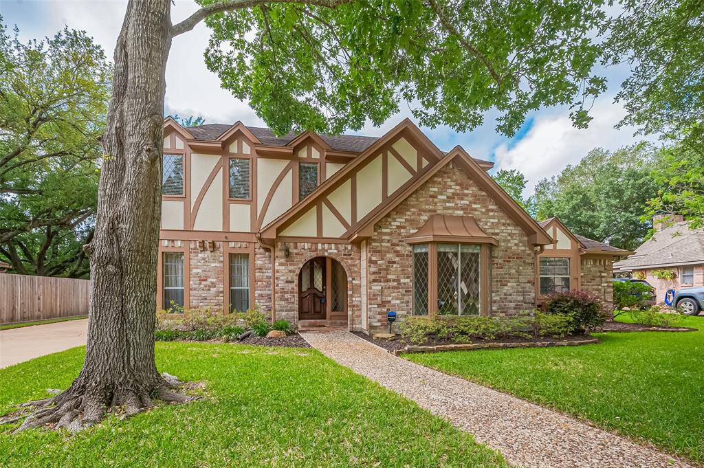 Welcome to 18015 Mountfield, located in the highly sought-after Deerfield Village—NW Houston’s best-kept secret! This family-friendly community offers outstanding amenities including a Rec center, swimming pool, tennis courts, & lighted greenbelt walking trail. Perfectly positioned for commuters and close to shopping, dining, and CyFair ISD schools, you’ll enjoy both convenience and comfort. Benefit from a low 2.19 tax rate. Don’t miss your chance to live in one of Houston's most charming neighborhoods!
