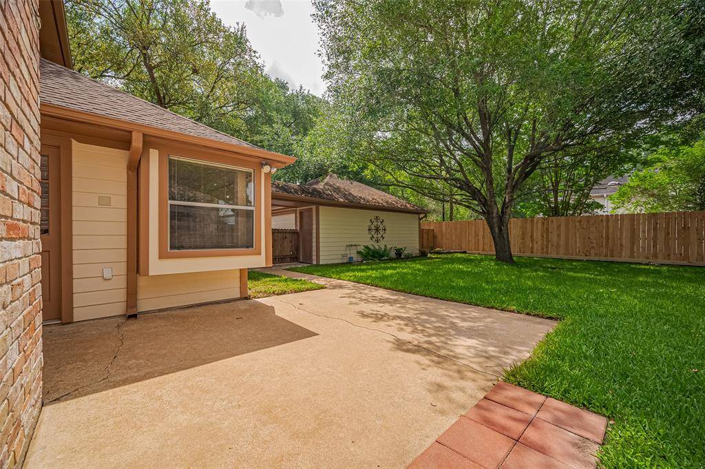 Enjoy this lush, green backyard—truly a beautiful setting for relaxing or hosting outdoor gatherings. With plenty of room to roam, it’s perfect for playing catch, setting up a garden, or just lounging under the shade tree. And if a swimming pool is on your wishlist, there’s space for that too.
