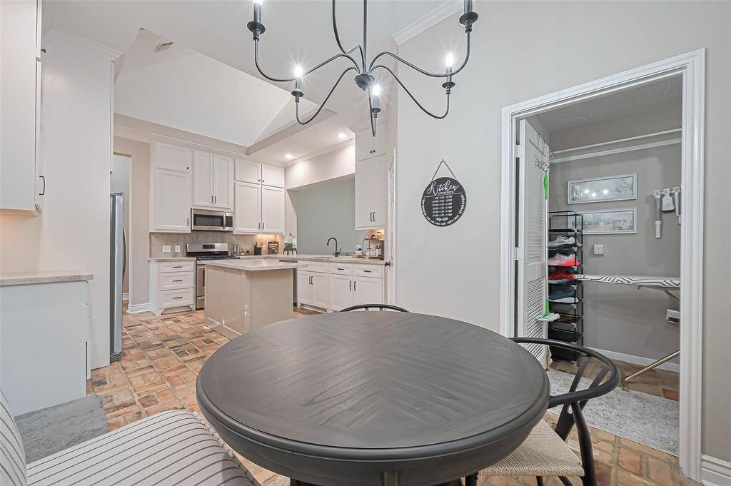 Breakfast area