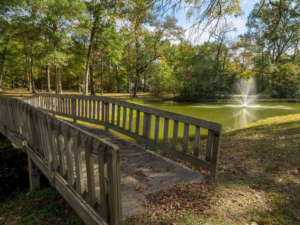 Pond with fountain/aerator