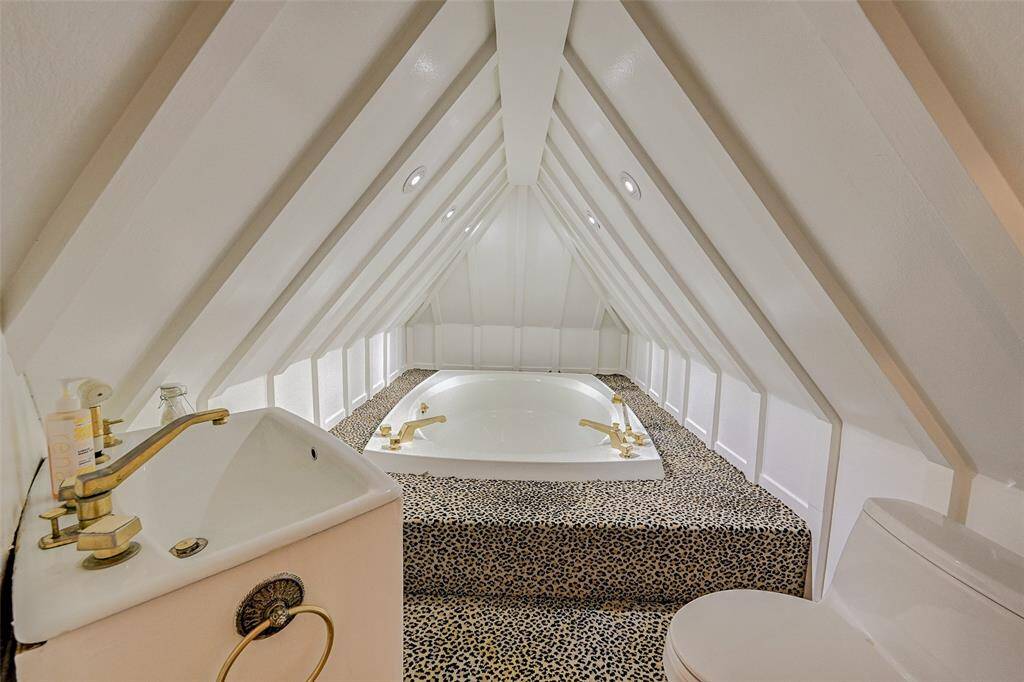 Bathroom with stand alone soaking tub