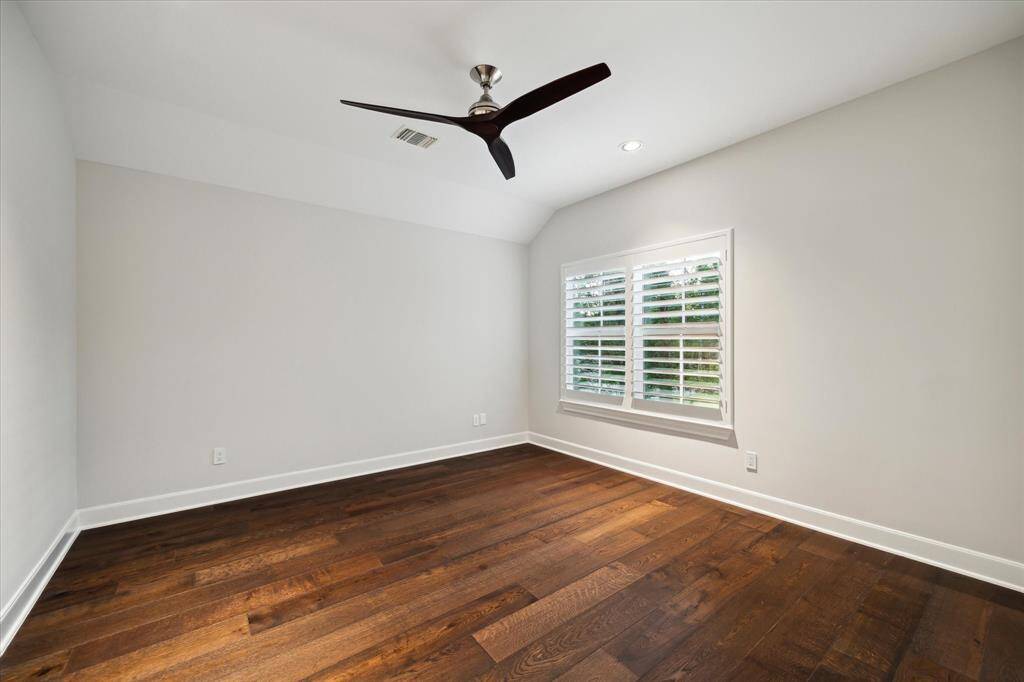 Ceiling fans and custom blinds keep the summer heat and humidity at bay.