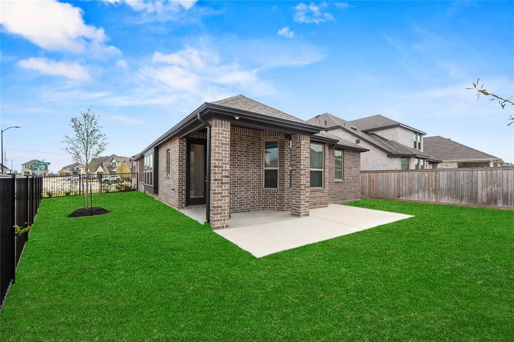 Now to the backyard. How is this for a great place to relax and enjoy that Texas breeze!