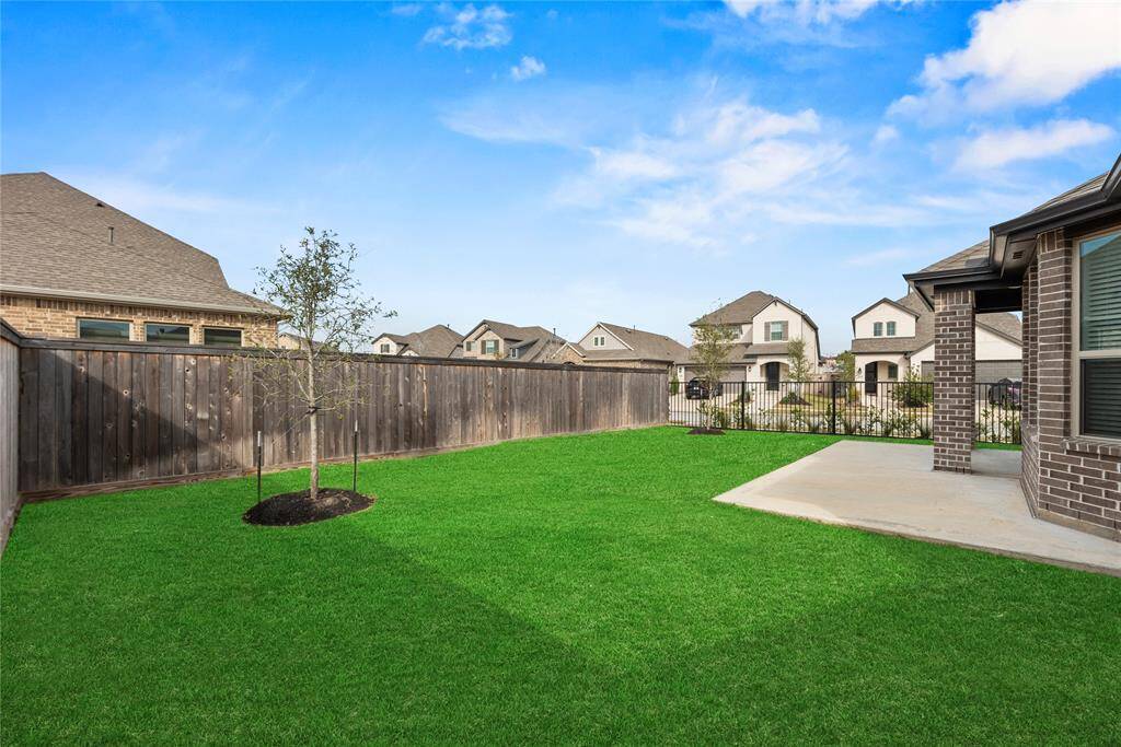 Plenty of room for everyone to move around for those backyard barbeques.