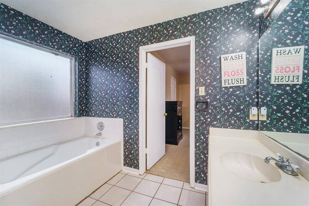 Another view of this primary bathroom.