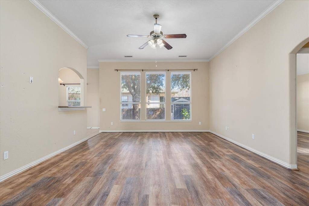 Light and Bright Living Room