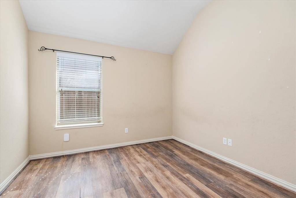 Secondary bedroom 2