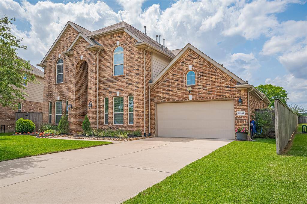 Welcome to 18935 Hilltop Valley Drive