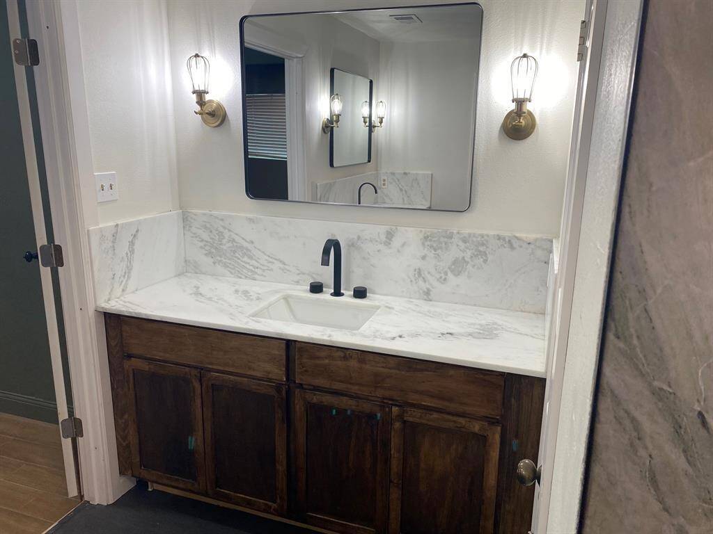 Primary Bath 1 of 2 sinks