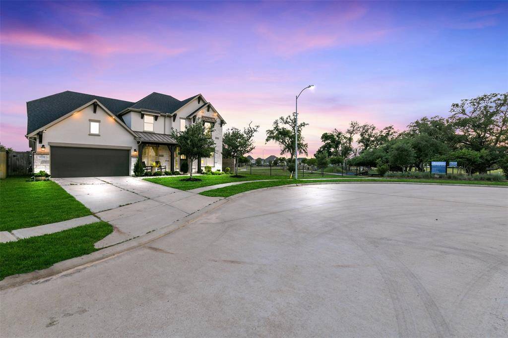Next to Pony Park with views of the lake and oaks.
