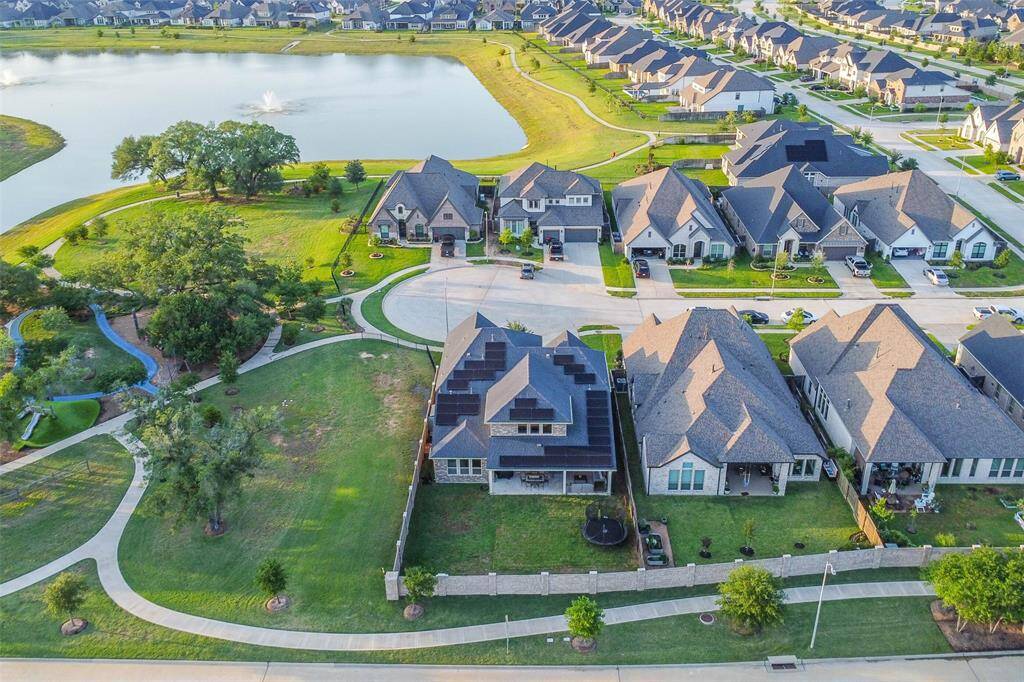 Beautiful home, large yard, in a fabulous location. Views of the lakes, yet still total privacy.