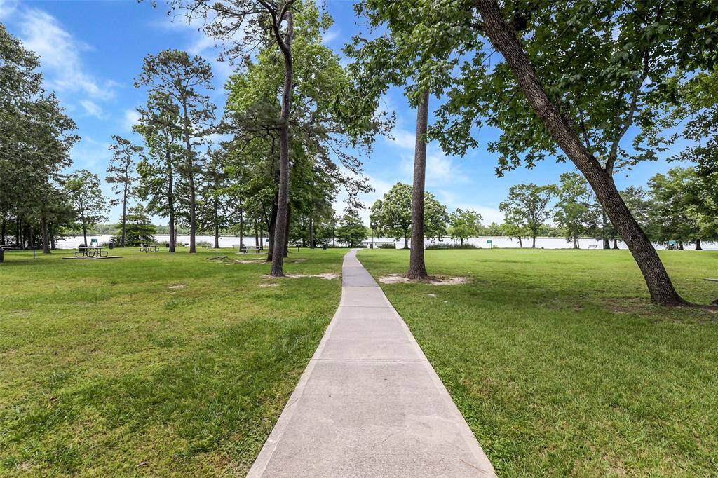 Another lovely park in the neighborhood, with a dock to go fishing. Lots of space to picnic or throw a ball with the dog.