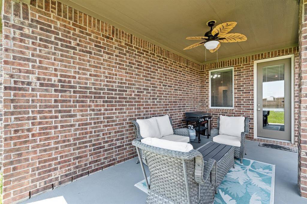 (Prior to tenants move out) Patio