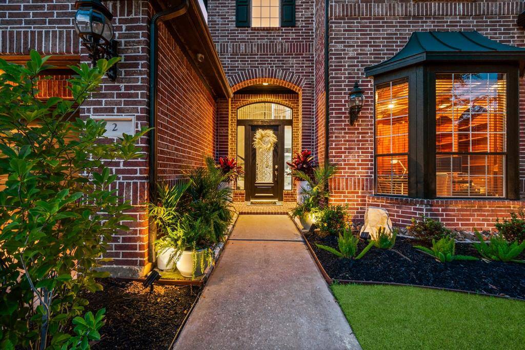 The Covered entryway and front door will provide your visitors an excellent first impression.