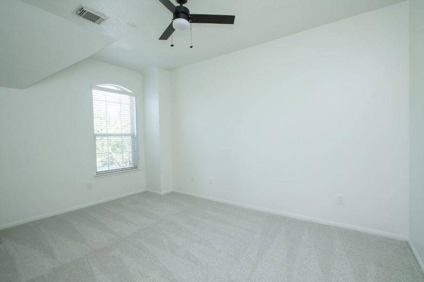 Side bedroom