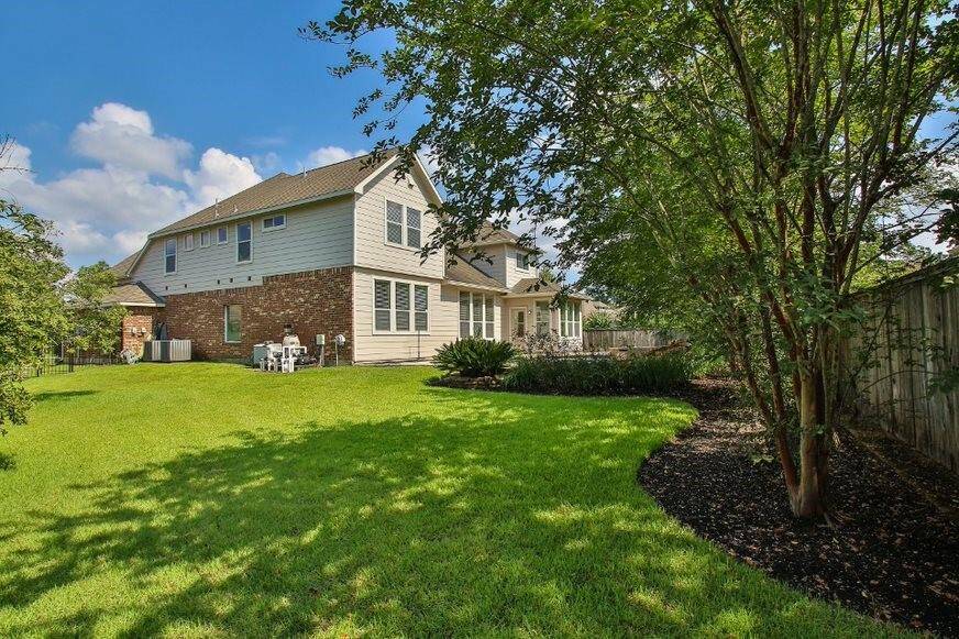 Huge yard to play and entertain!