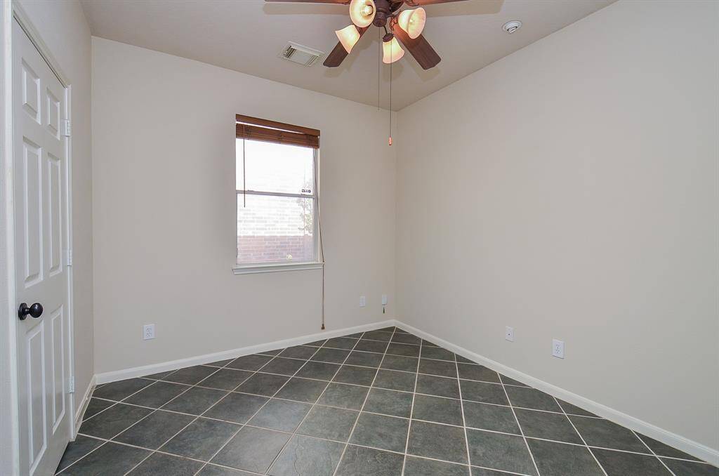 Secondary bedroom
