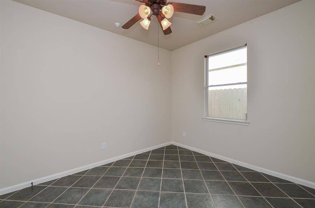 Secondary bedroom