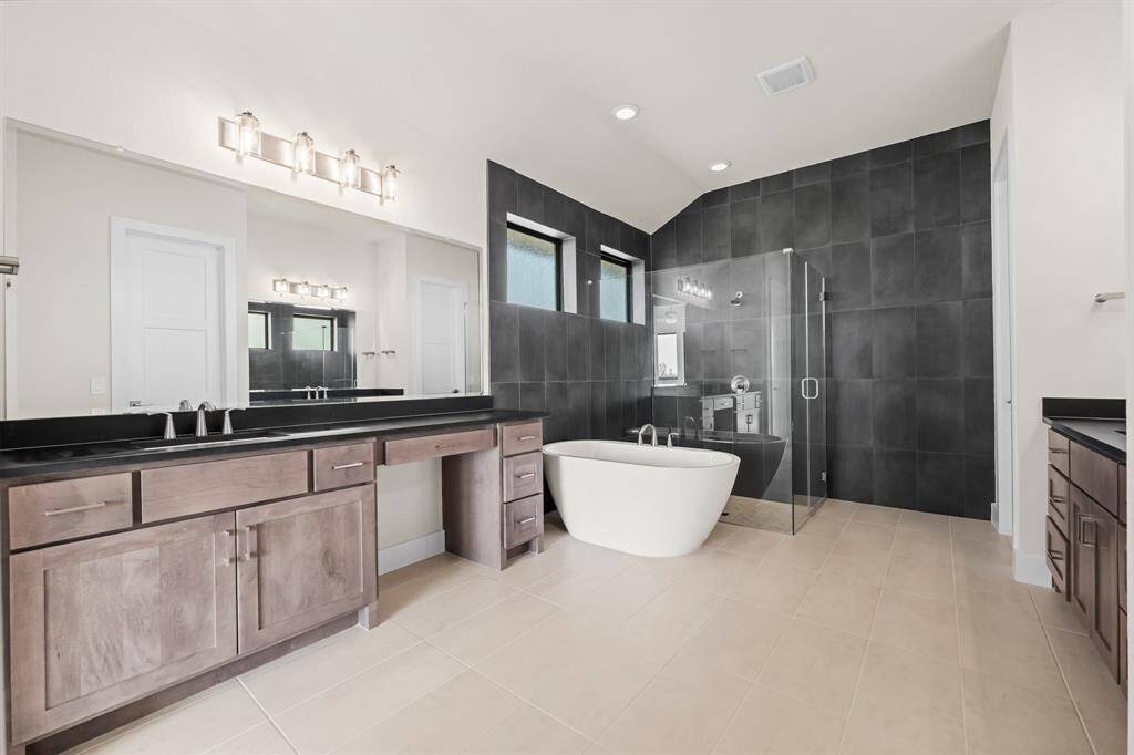 Feel Like You're in a Luxury Hotel in Your Primary Bathroom