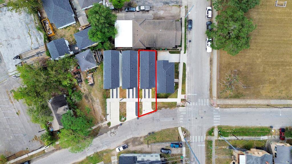 This home sits on a front loader lot to provide convenient access and ample guest parking. Situated on a quiet street with yard space in the back, located across from a school.