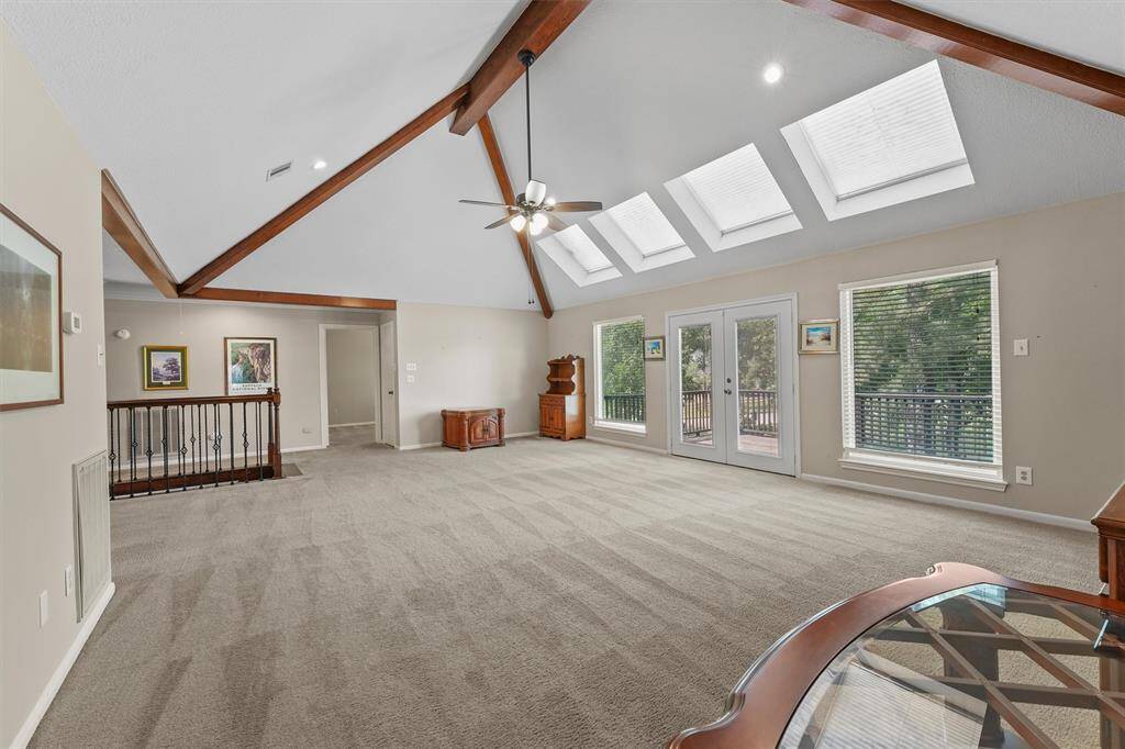 Another view of the game room-so much space and lots of light!