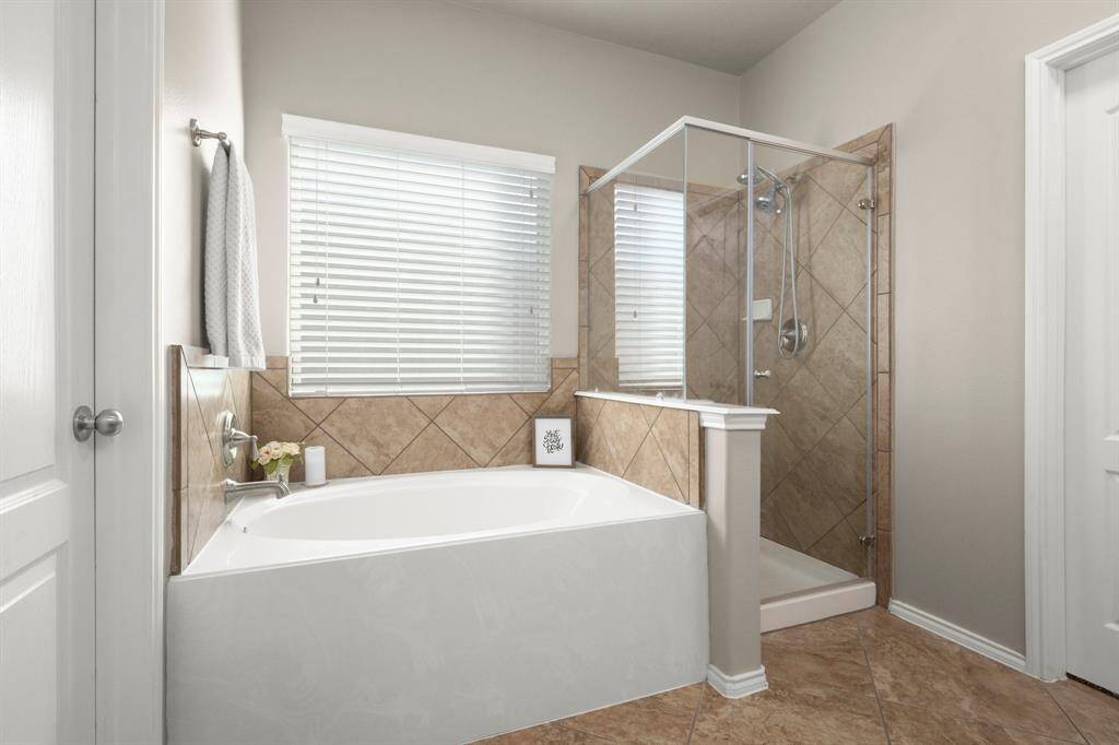 Separate tub/shower and everything is SO CLEAN!