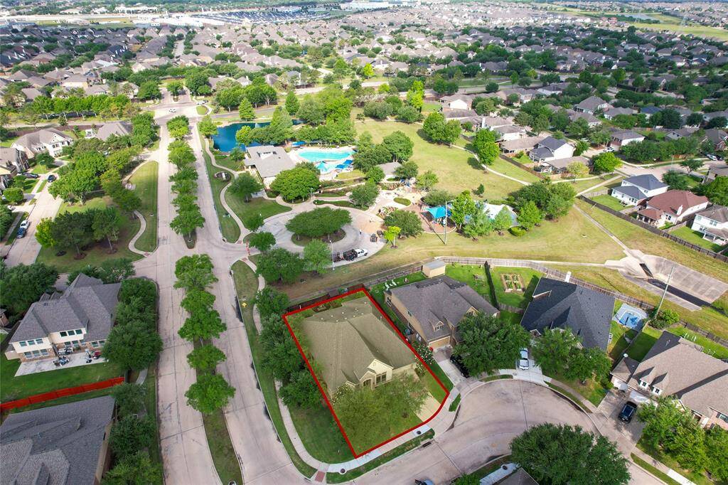 QUCIK and EASY access into the neighborhood and your new home!