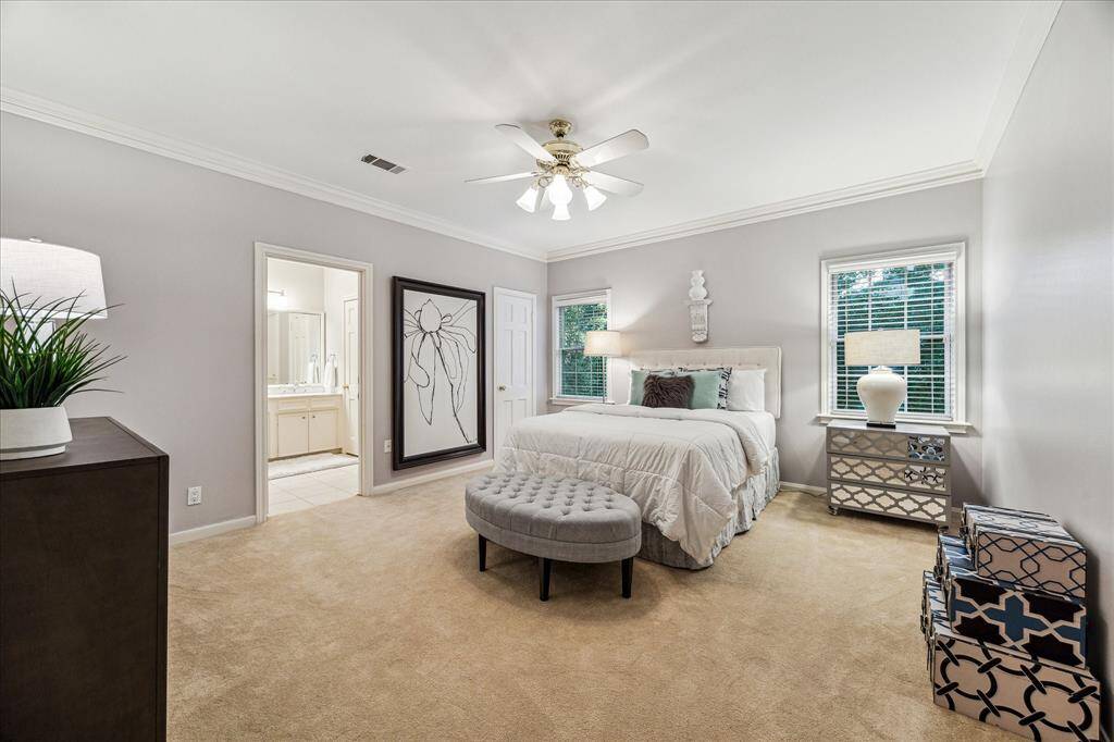 Upstairs secondary bedroom