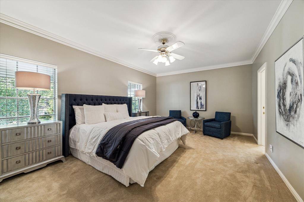 Upstairs secondary bedroom
