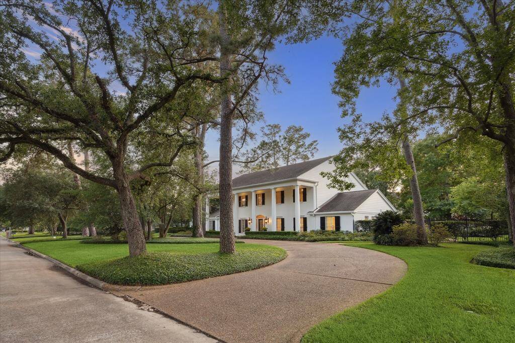 Beautiful, lushly landscaped lot