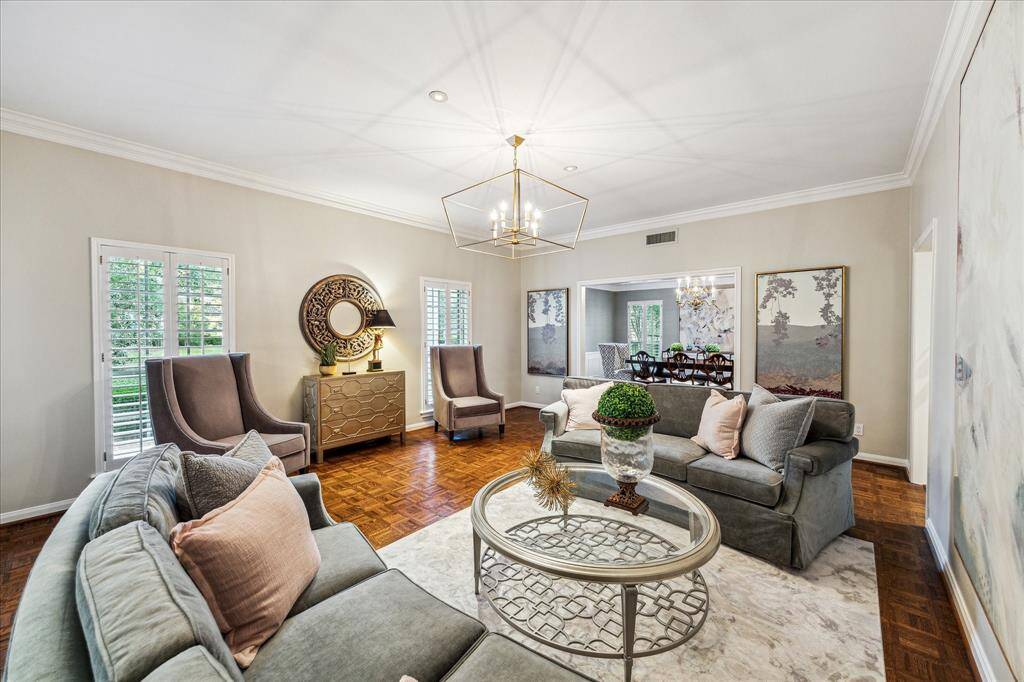 Large living room to the left of the entry