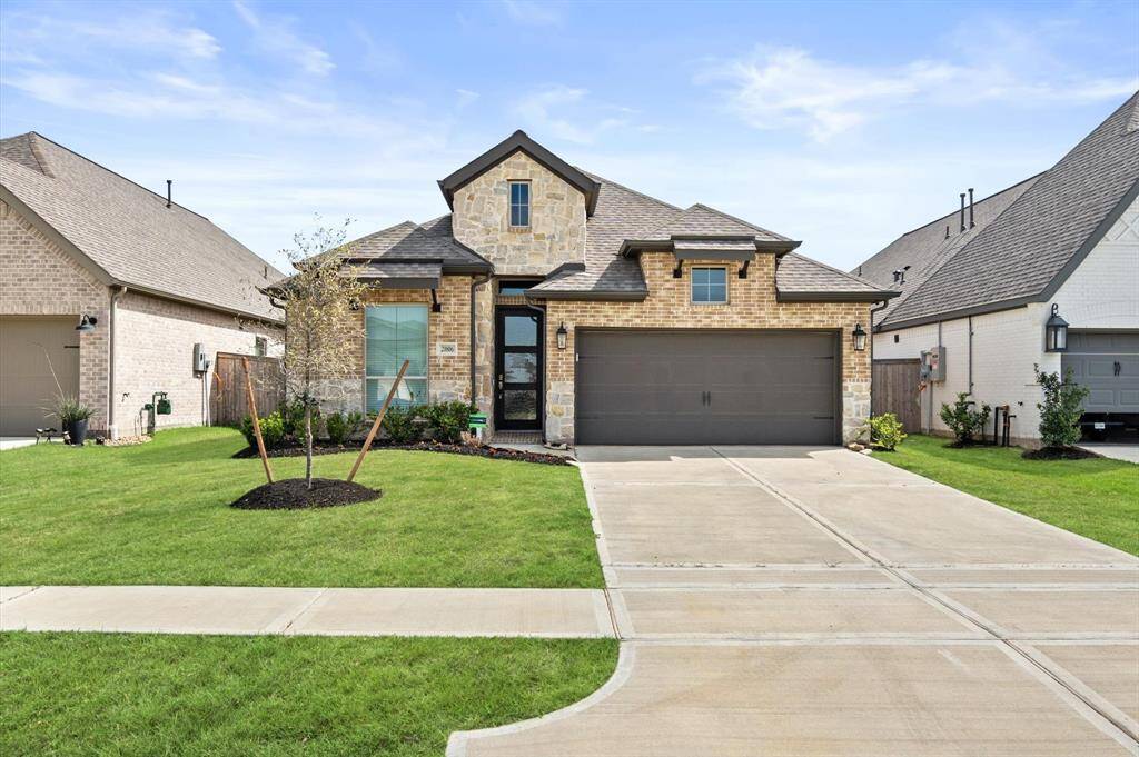 Welcome to 20806 Gray Percheron Lane in Amira!