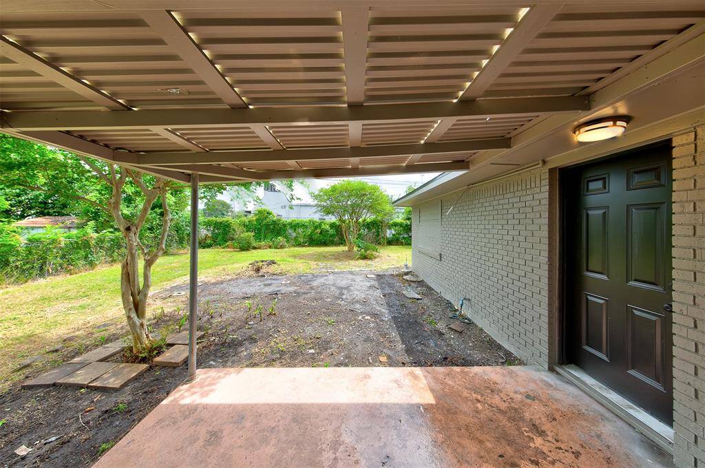 Front porch has been painted after pictures were taken.