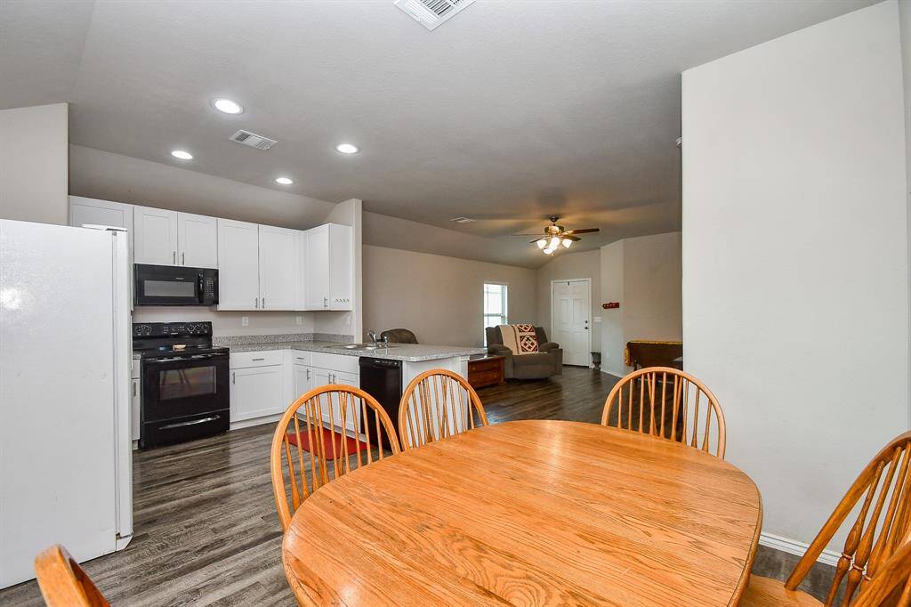 Breakfast Room/Dining Area