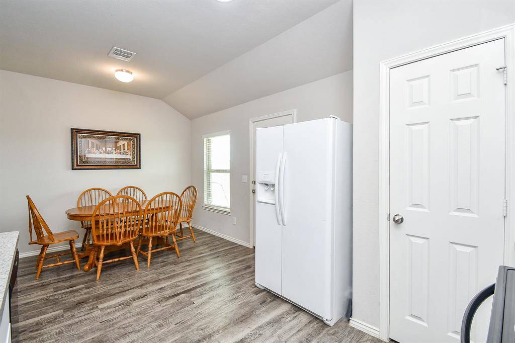 Breakfast Room/Dining Area