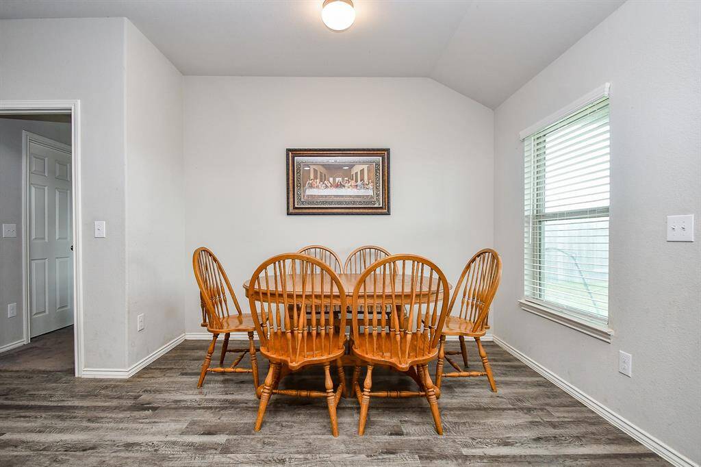 Breakfast Room/Dining Area