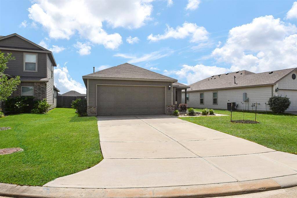 Double-Wide Extra-Long Driveway (16'W x 30'L) easily accommodates 4 or More Vehicles.